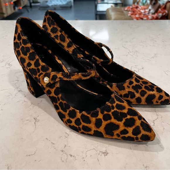 CROWN & IVY Calf Hair Leopard Print Mary Jane Block Heels Pointy Toe Size 7.5 - Picture 2 of 10